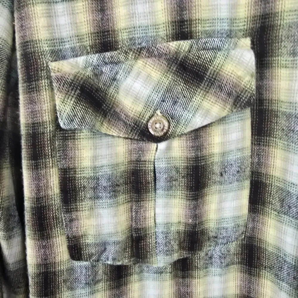 Flyshacker Plaid Flannel Shirt Men’s Large Grunge Outdoorsy Cozy Layering XL